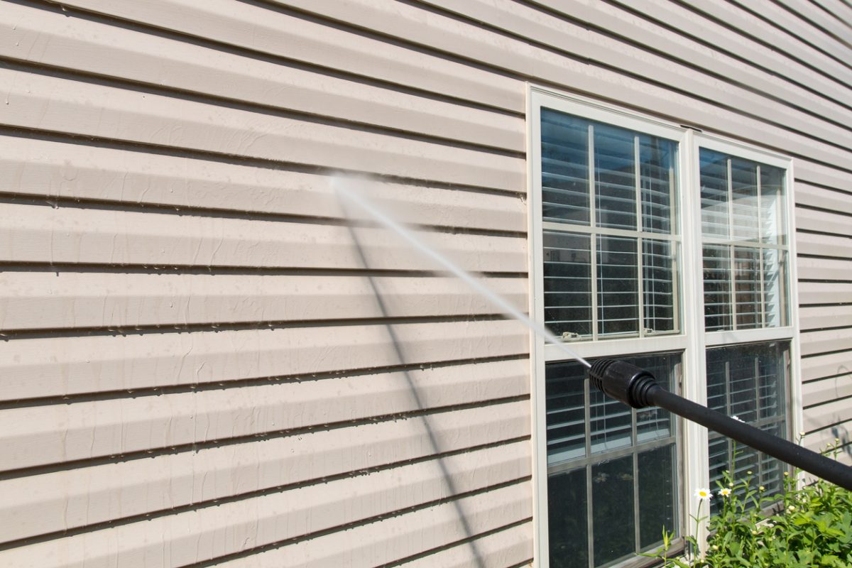 7 Tips to Properly Power Wash Your Siding