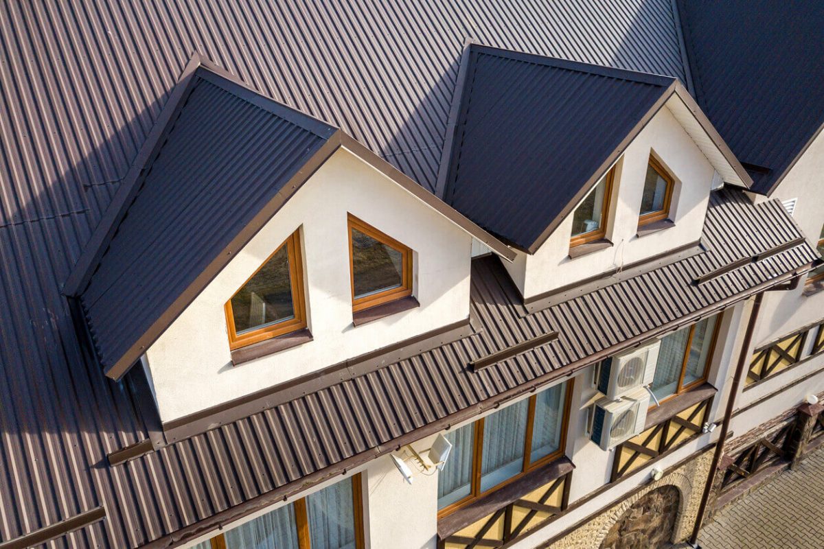 Metal Roofing vs. Asphalt Shingles