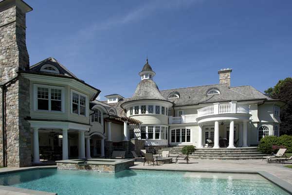 Large House With Pool